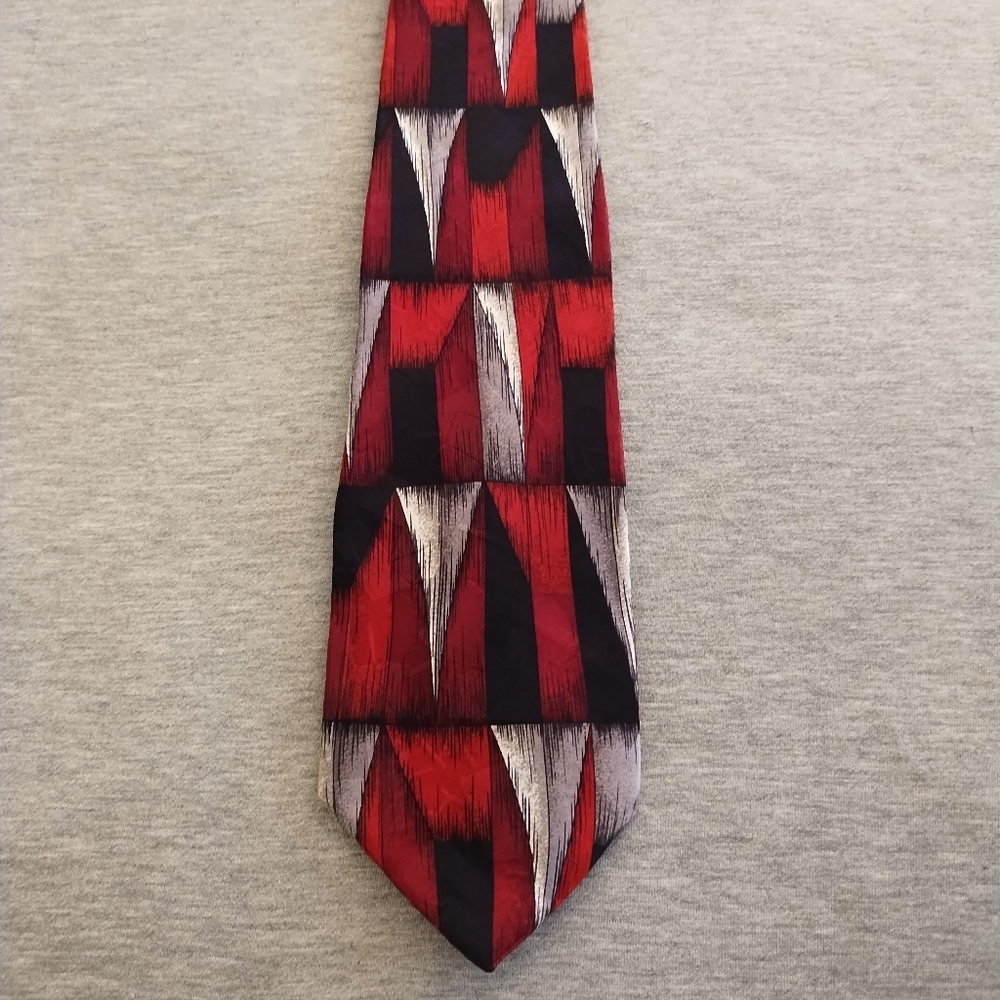 Torriani Vintage Men's Silk Extra Long Neck Tie - Geometric Triangle Shapes